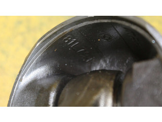 Поршень с шатуном Volvo S60