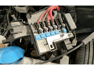 Блок предохранителей 6R0937548F Skoda Citigo