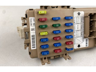 Блок предохранителей  704106   Subaru Forester SG    