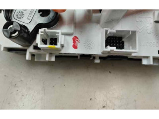 Модуль блока управления кондиционером E1063071 Peugeot 2008 I