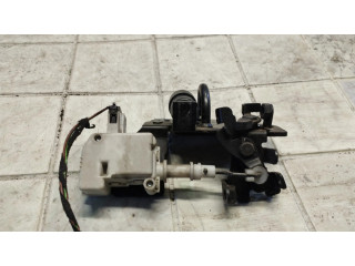 Замок задней крышки