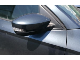 Зеркало электрическое Skoda Fabia Mk3 (NJ) 2015 - 2021 года