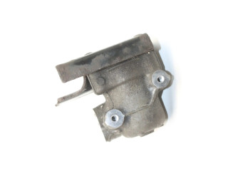 Другая деталь отсека двигателя