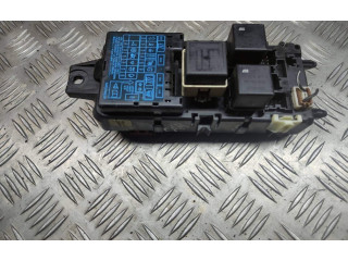 Блок предохранителей MR318828 Mitsubishi Carisma