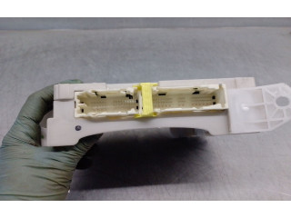 Pojistková skříňka Řídící jednotka BSM 8273060180 Toyota Land Cruiser (J200) 2015