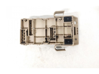 Блок предохранителей 82201aj000 Subaru Outback