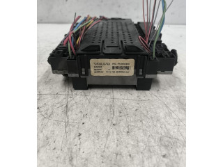 Блок предохранителей  9452552   Volvo S80    