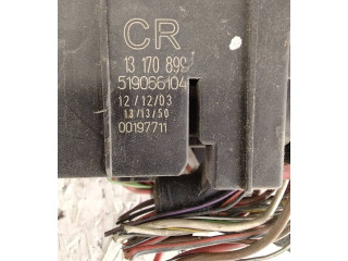 Блок предохранителей 13170899, 00197711 Opel Vectra C