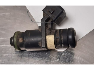 Vstřikovač 132111041872 Renault Wind