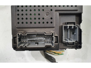 Блок предохранителей 30728542   Volvo S80    