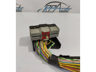 Блок предохранителей 9162316, P6A666206F104   Volvo S80    