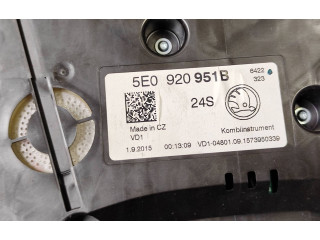 Панель приборов 5E0920951B   Skoda Octavia Mk3 (5E)       