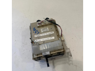 Pojistková skříňka 8273002V50, 211011B28 Toyota Corolla E140 E150 2011