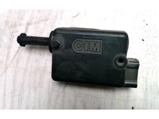 Блок управления центрального замка     Renault 25