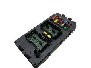 Блок предохранителей 68039117AA Jeep Grand Cherokee (WK)