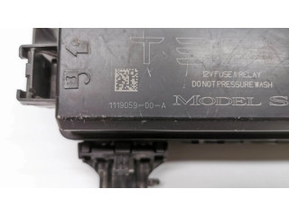 Блок предохранителей 1094405-00-D Tesla Model S
