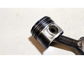 Píst Alfa Romeo 156 pro naftový motor 2.4