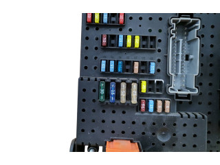 Блок предохранителей 8676391, 12217799   Volvo XC90    