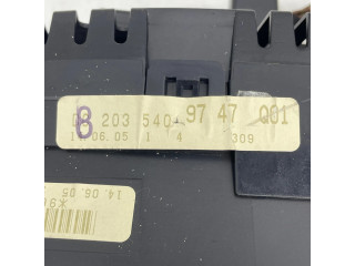 Přístrojová deska Mercedes-Benz C W203 2005 2035409747