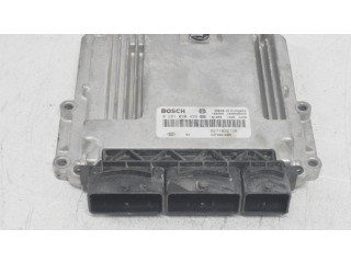 Блок управления впрыском 237102213R Dacia Dokker