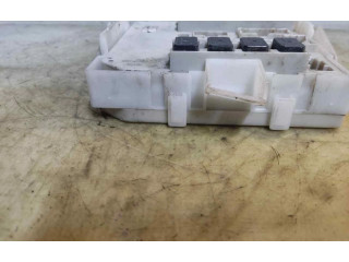 Pojistková skříňka Nissan Navara 2009