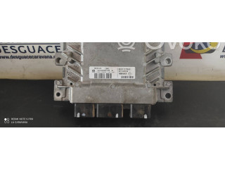 Блок управления двигателя 8201117953   Dacia Sandero