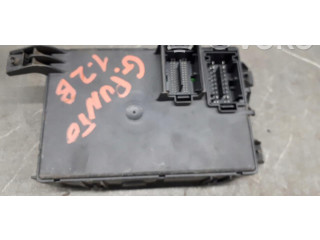 Блок предохранителей 00517817580 Fiat Grande Punto