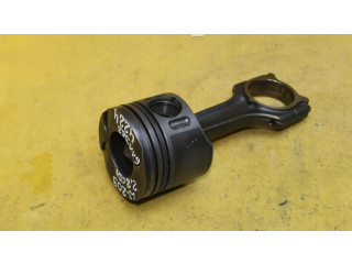 Píst Mercedes-Benz C W203