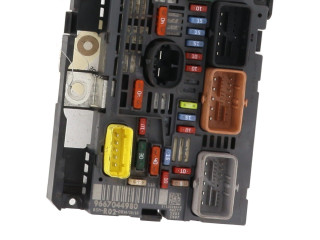   Pojistková skříňka 9807028580   Peugeot 3008  2010