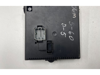 Блок предохранителей 30786646, 06W464 Volvo S60