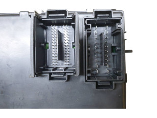 Блок предохранителей 13349934, 28270822 Opel Meriva B