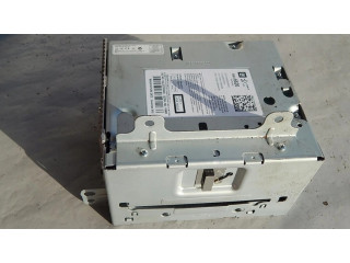 Радио/ проигрыватель CD/DVD / навигация