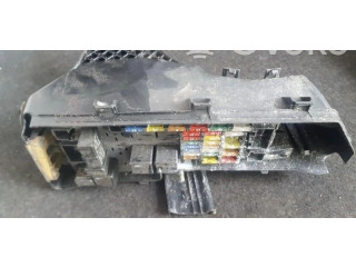 Блок предохранителей  9494210   Volvo XC90    