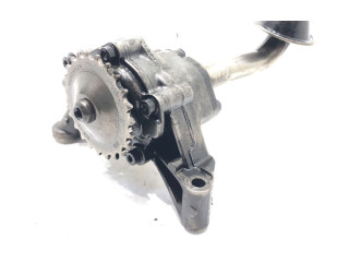 Масляный насос   038115121A  Skoda Octavia Mk2 (1Z) 