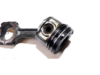 Píst Alfa Romeo 156 pro naftový motor 2.4