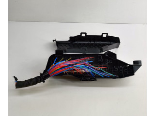 Блок предохранителей 31473884, 8888347820 Volvo XC40