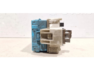 Блок предохранителей Mr587875 Mitsubishi Outlander