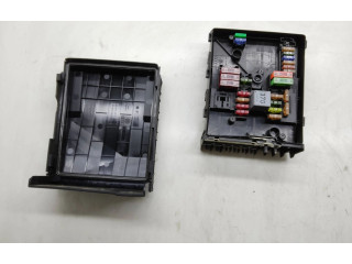   Pojistková skříňka 1K0937820D, 1K0937810C   Volkswagen Tiguan 2011