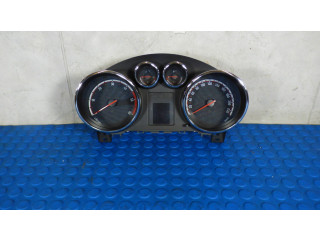 Панель приборов 13349547, 600775881   Opel Meriva B       