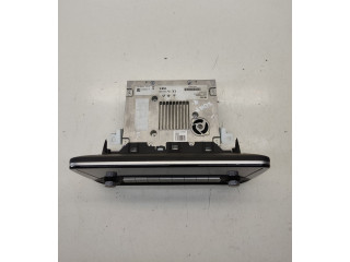 Радио/ проигрыватель CD/DVD / навигация