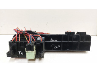 Pojistková skříňka 15613290 BMW 5 E60 E61 2005