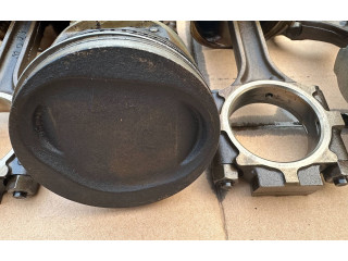 Píst MD152563, MD119671   Mitsubishi Pajero     