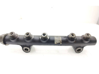 Топливная рампа 9685297580, 13020721974   Peugeot Partner  