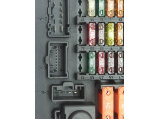 Блок предохранителей 6911922, 6905228   BMW Z4 E85 E86    