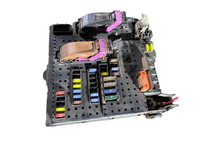 Pojistková skříňka 30728512, 28017881 Volvo XC90 2007