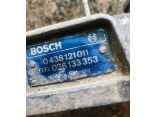 Топливная рампа 0438121011, 026133353   Audi 80 90 S2 B4  