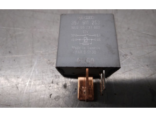 Блок предохранителей 357911253   Audi A3 S3 8L    