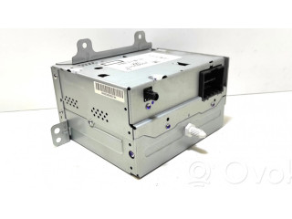 Радио/ проигрыватель CD/DVD / навигация