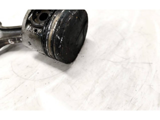 Píst Nissan Primera