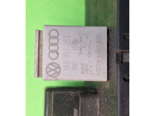 Блок комфорта 3C0937049A, F005V00660 Volkswagen Caddy